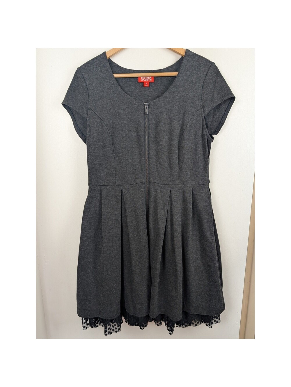 Kirna Zabete At Target Size 14 Gray Dress Full Front Zip Cap Sleeve Knee Length
